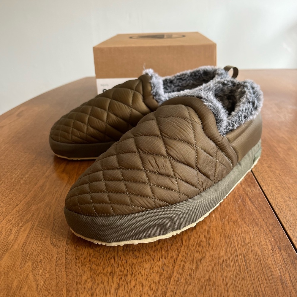 NWT Malibu Sandals Slippers